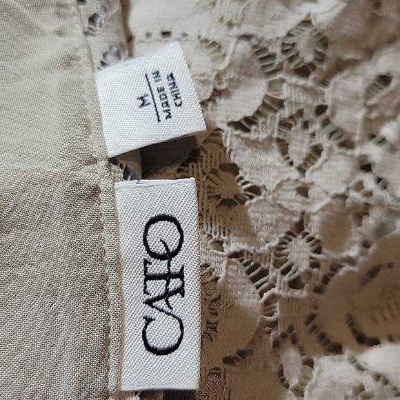 Cato V neck Lace top. Tan 100% Rayon Material, Floral Lace Size M - Picture 5 of 6
